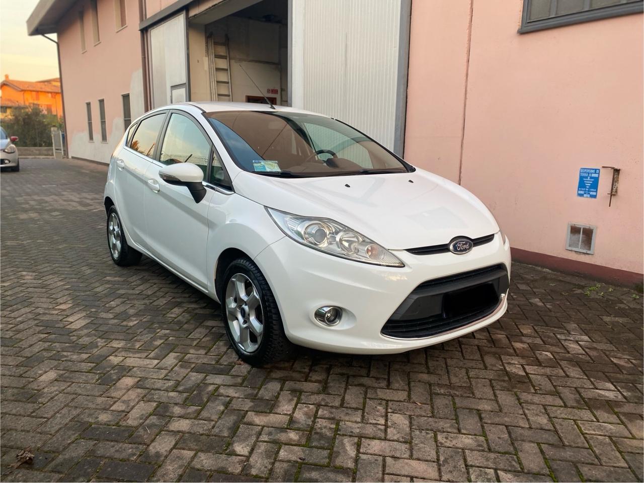 Ford Fiesta 1.4 5 porte Bz.- GPL Titanium neopat