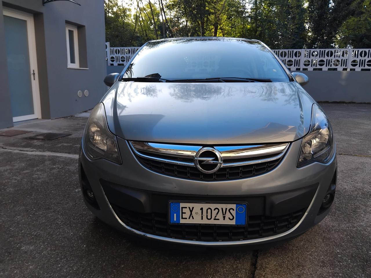 Opel Corsa 1.2 gpl garanzia