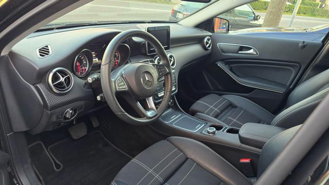 MERCEDES-BENZ A 200 d Automatic 4Matic Sport