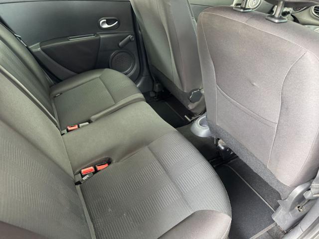 RENAULT Clio 1.2 16V SporTour Dynamique
