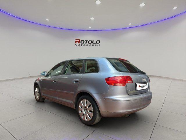 AUDI A3 1.6 16V FSI Attraction
