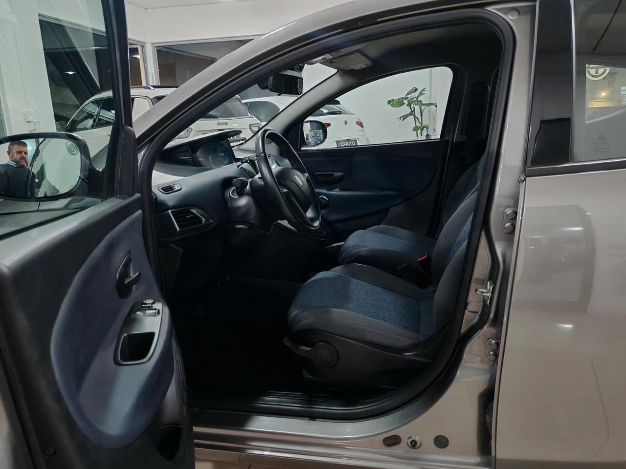 Lancia Ypsilon 1.0 Hybrid Gold 2023