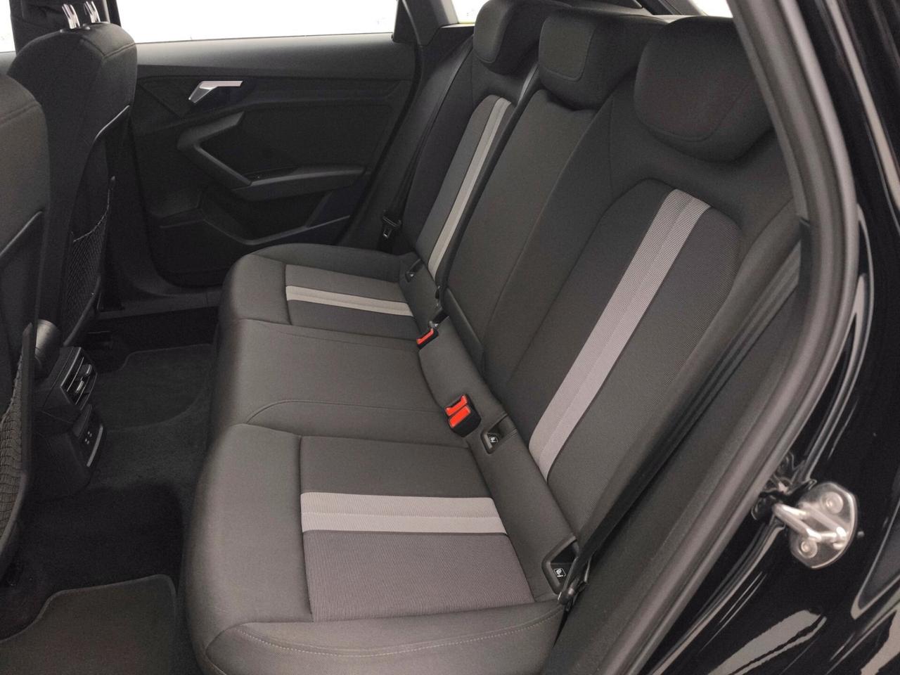 Audi A3 Sportback 35 1.5 tfsi mhev Business s-tronic