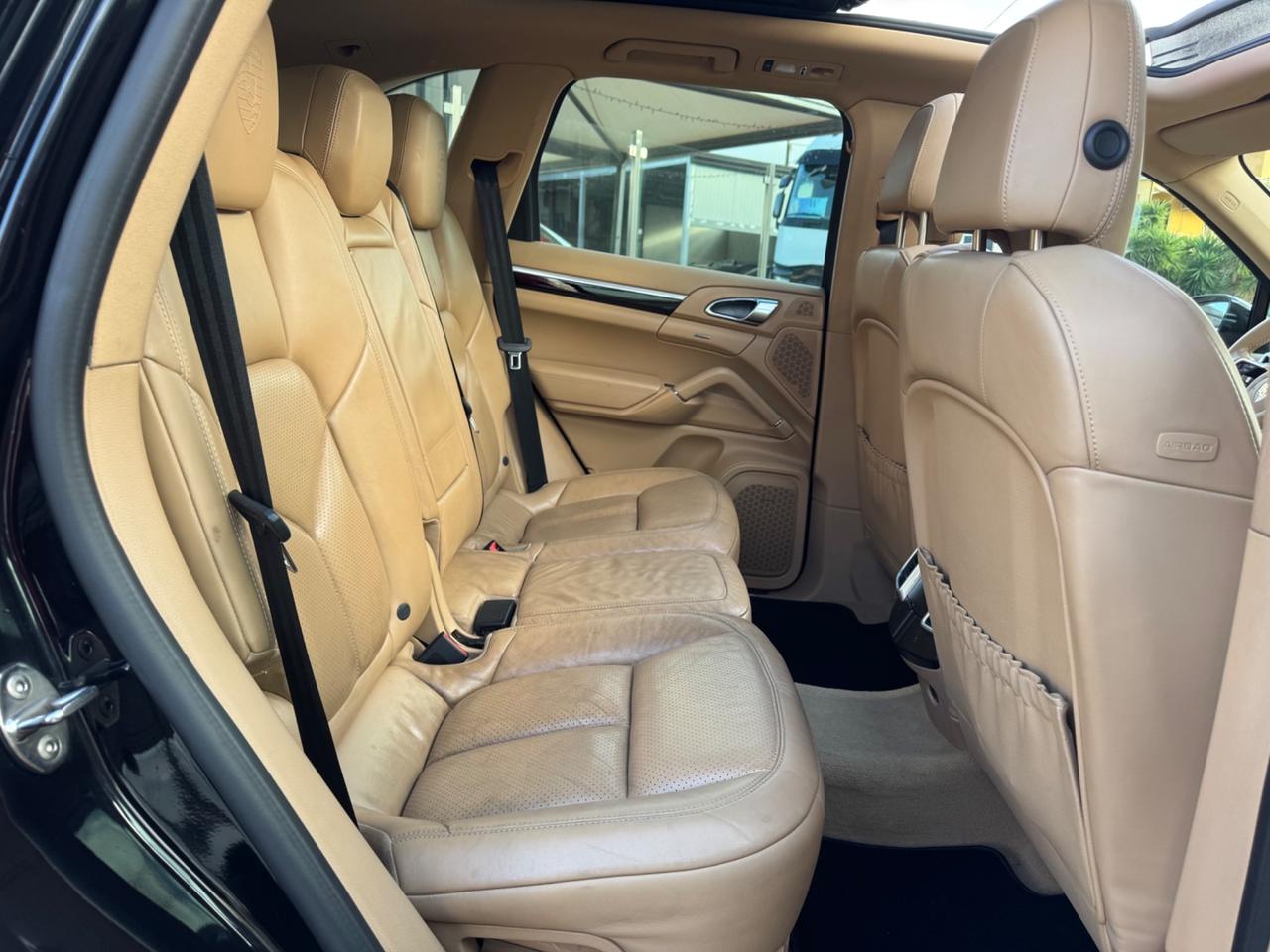 PORSCHE CAYENNE 3.0 D V6 250 CV PLATINUM FULL IVA ESPOSTA