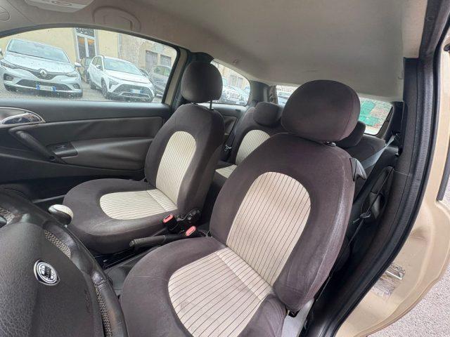 LANCIA Ypsilon 1.2 ADATTA A NEOPATENTATI