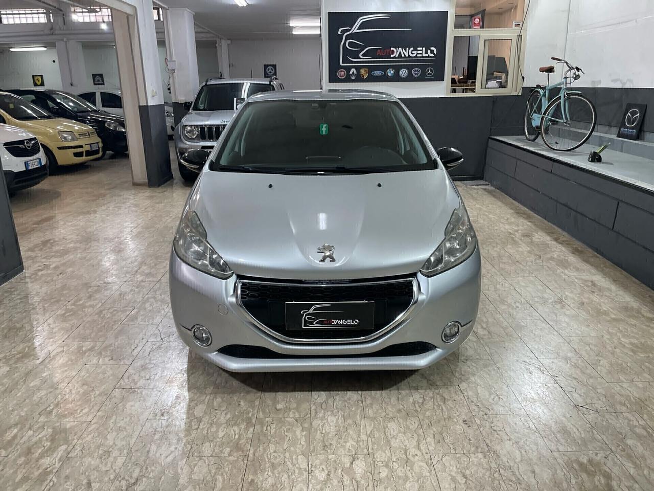 Peugeot 208 1.4 HDi 68 CV 5 porte Allure