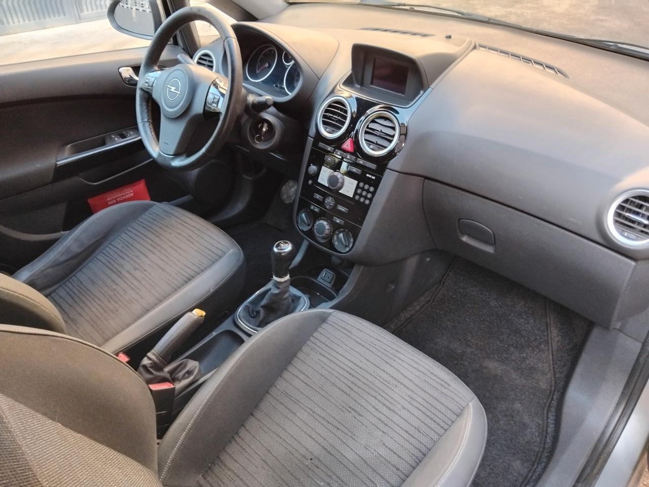 Opel Corsa 1.2 gpl garanzia