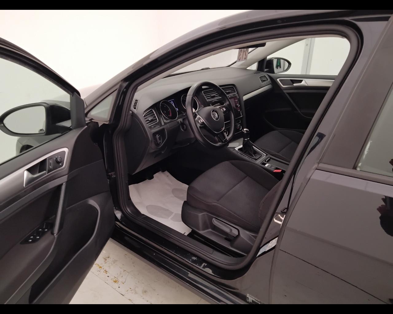 VOLKSWAGEN Golf VII 2017 5p - Golf 5p 1.6 tdi Trendline 90cv