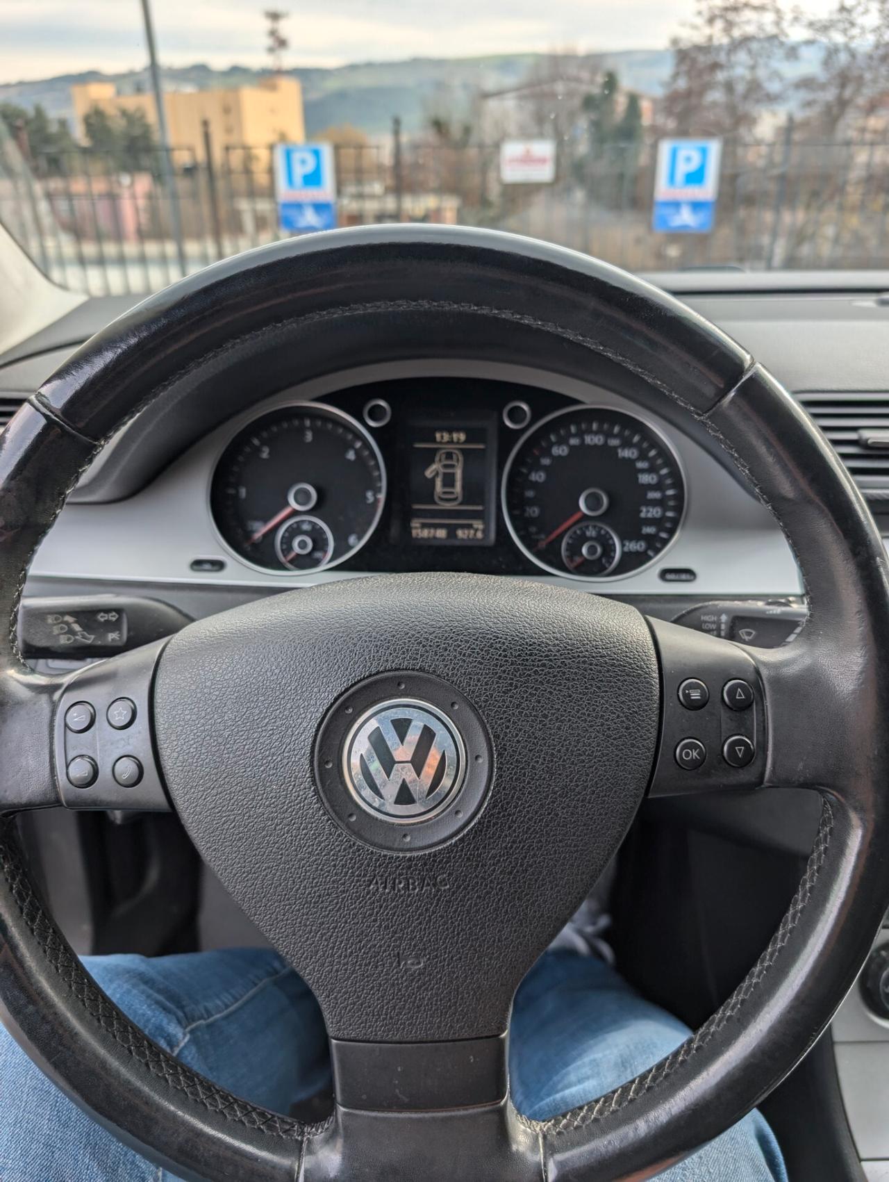 Volkswagen Passat 2.0 TDI DPF Var. Highline