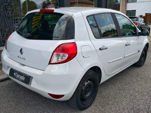 RENAULT Clio 1.2 16V 5 porte Luxe