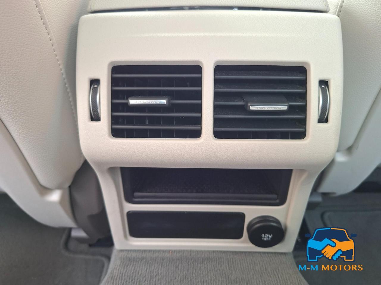 Jaguar XE Berlina XE 2.0d i4 Prestige Business edition 180cv auto my18