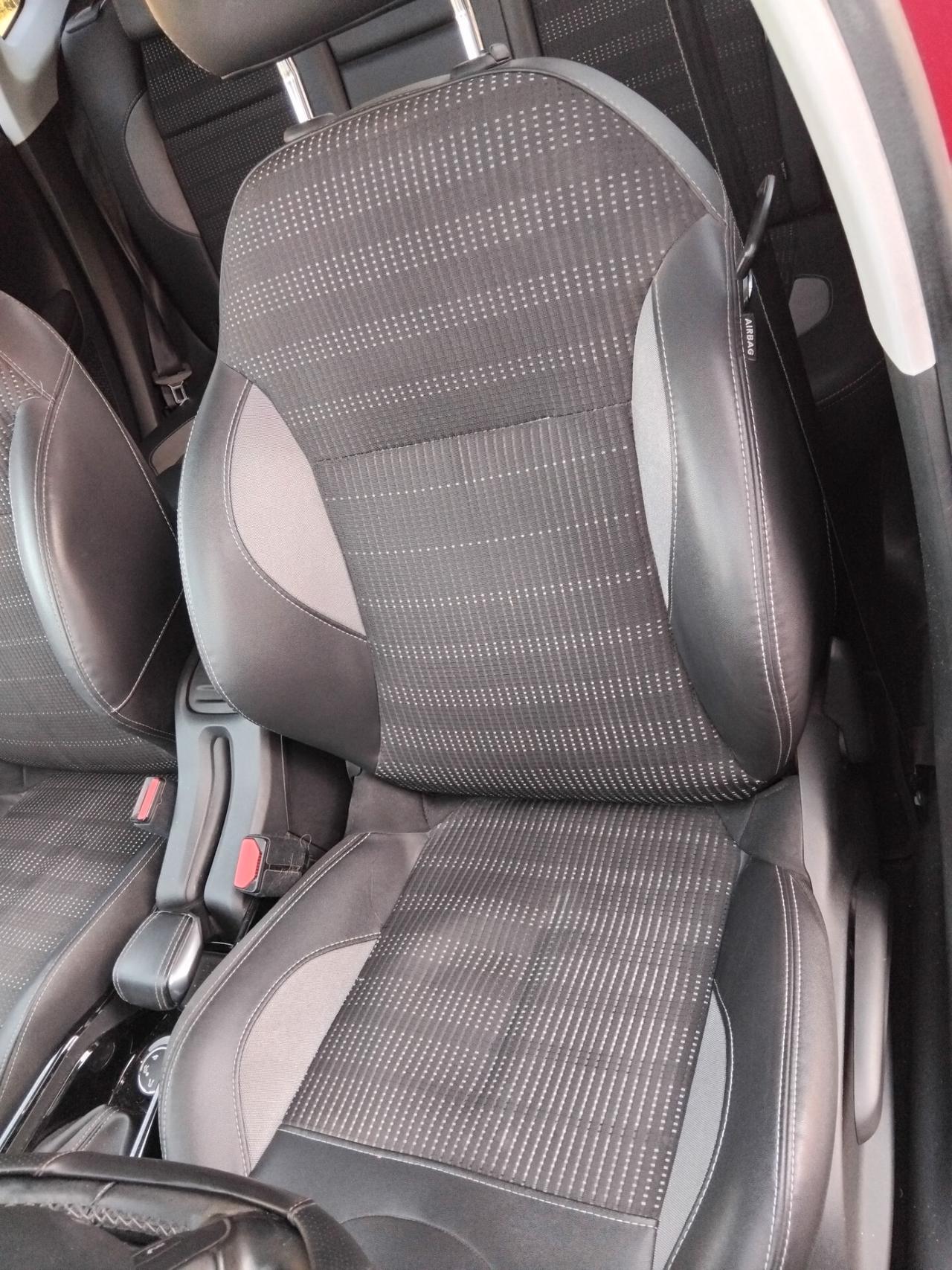 Peugeot 2008 BlueHDi 100 S&S Allure