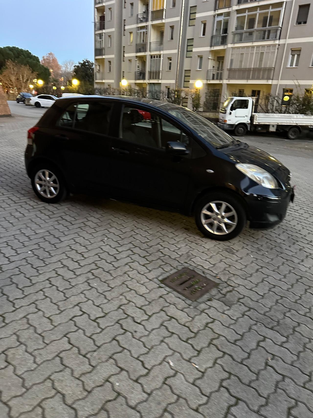 Toyota Yaris 1.0 5 porte Now