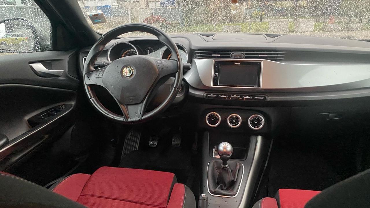 Alfa Romeo Giulietta 1.6 JTDm-2 105 CV Veloce