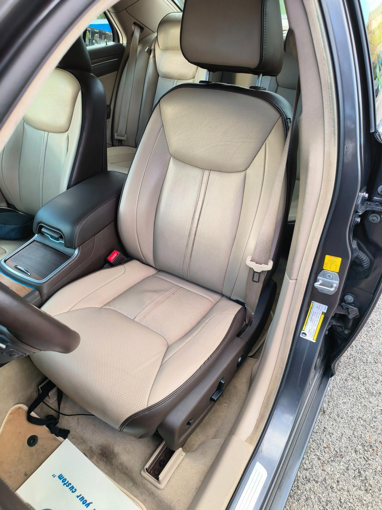 Lancia Thema 3.0 V6 Multijet II 239 CV Platinum