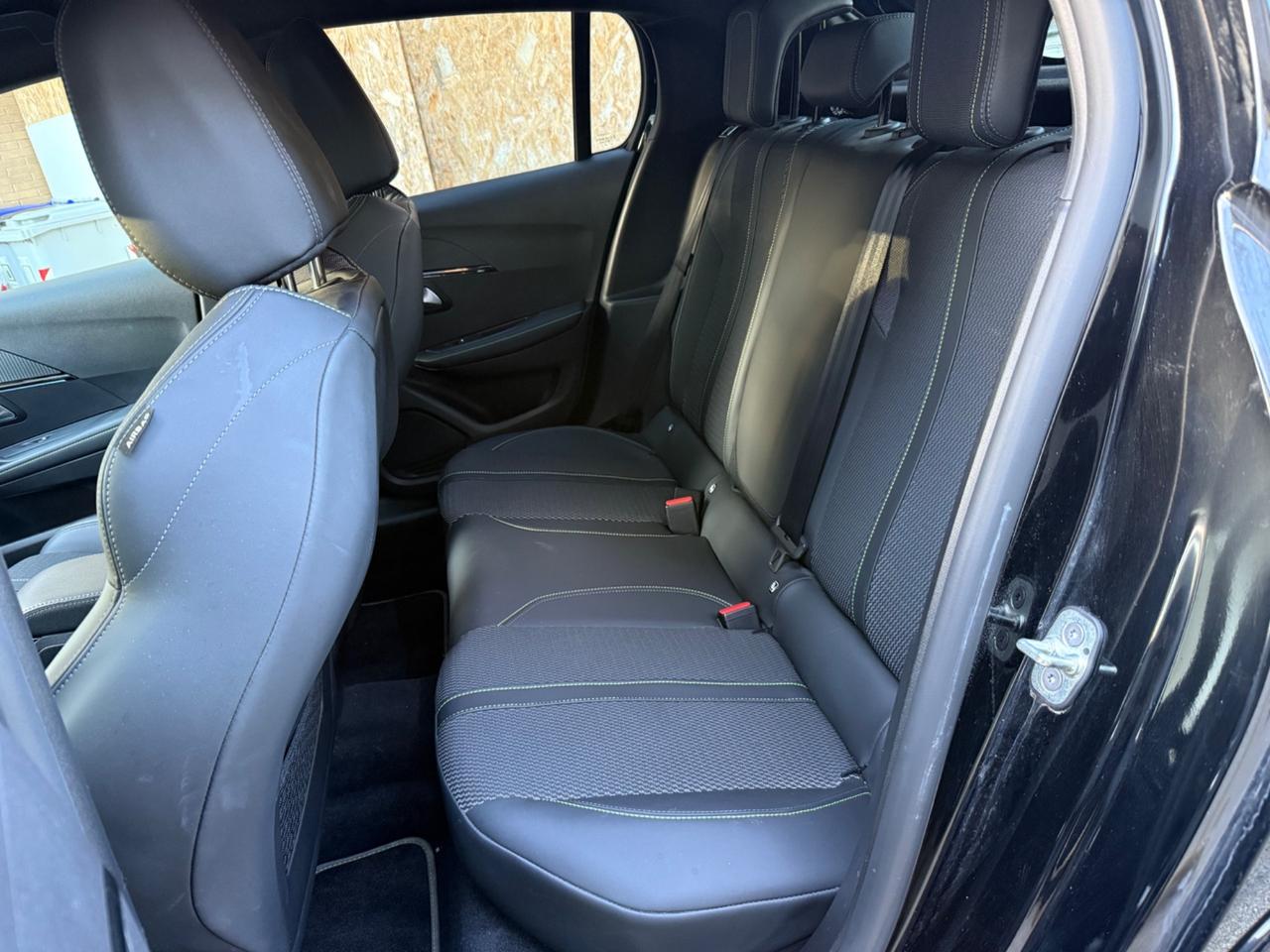 Peugeot 208 Hybrid 136 e-DCS6 GT