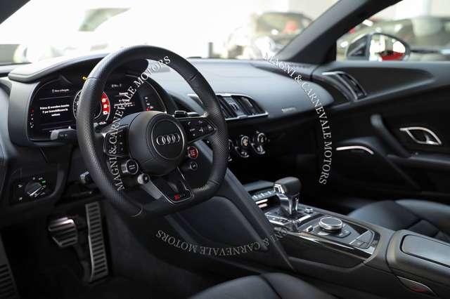 Audi R8 V10 PERFORMANCE|CARBOCERAMIC|B&O|BLACK LOOK|SCARIC