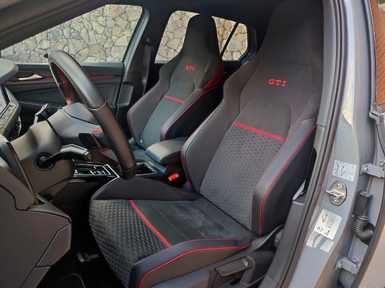 Volkswagen Golf GTI 2.0 TSI