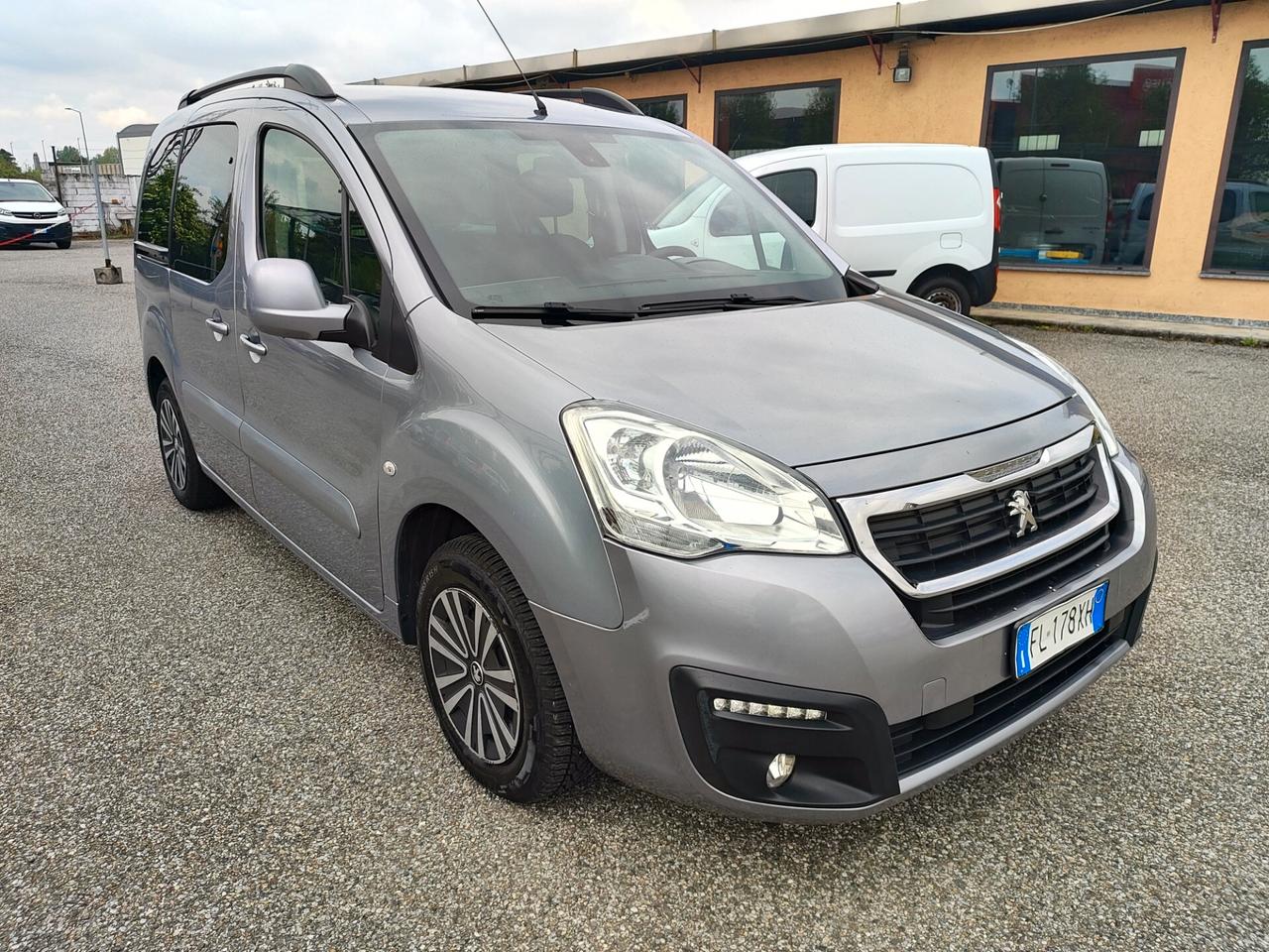 Peugeot Partner Tepee BlueHDi 100 Active