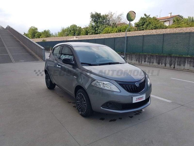 Lancia Ypsilon 1.0 firefly hybrid Oro s&s 70cv