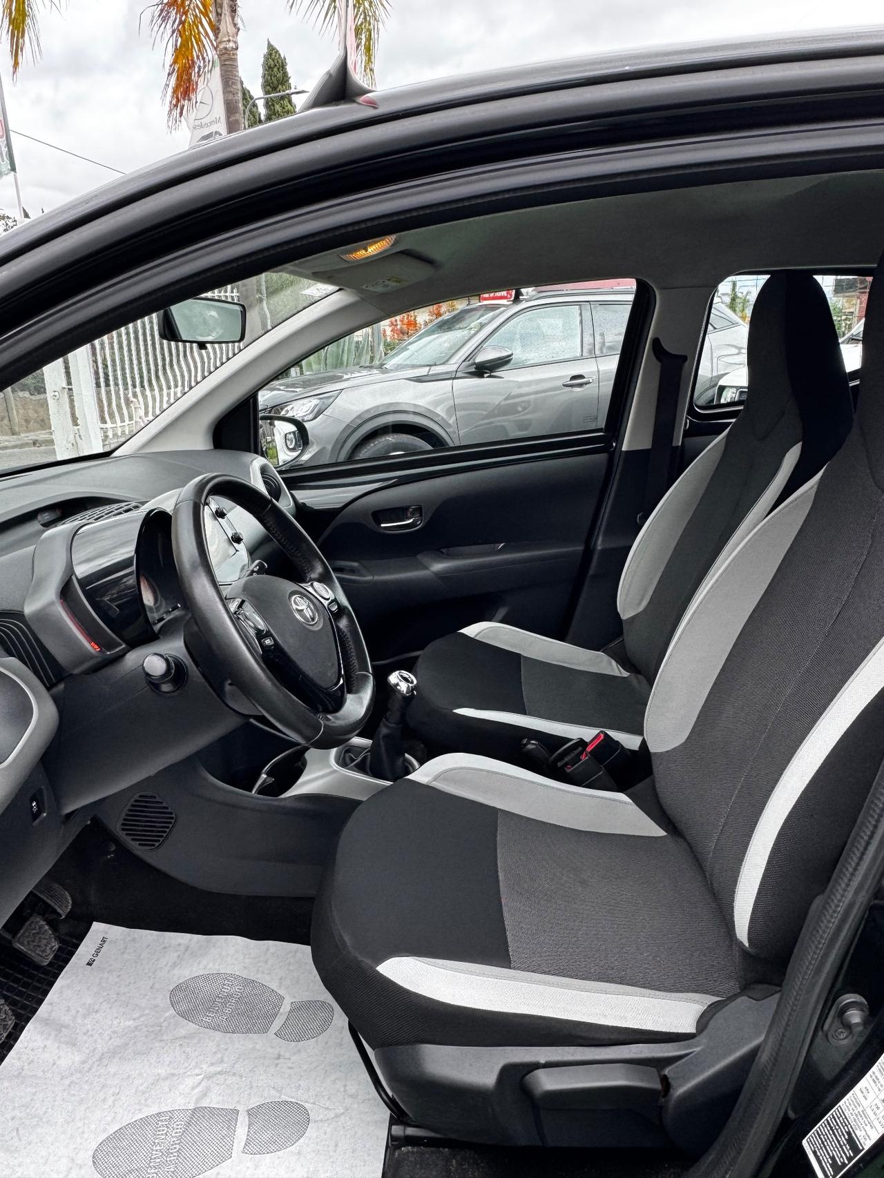 Toyota Aygo 1.0 VVT-i 69 CV 5 porte x-business