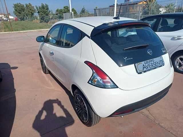 Lancia Ypsilon 1.0 5 porte Hybrid SILVER Plus