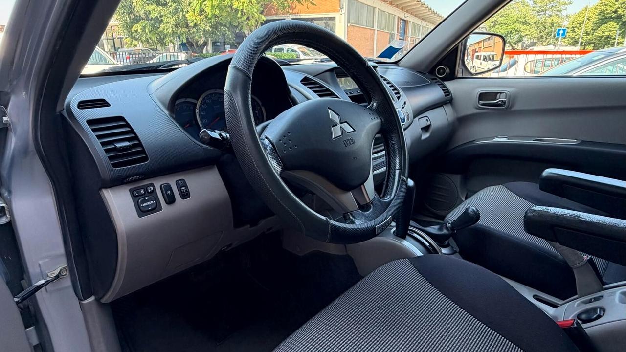 Mitsubishi L200 2.5 DI-D/178CV 4X4 DC Intense Plus