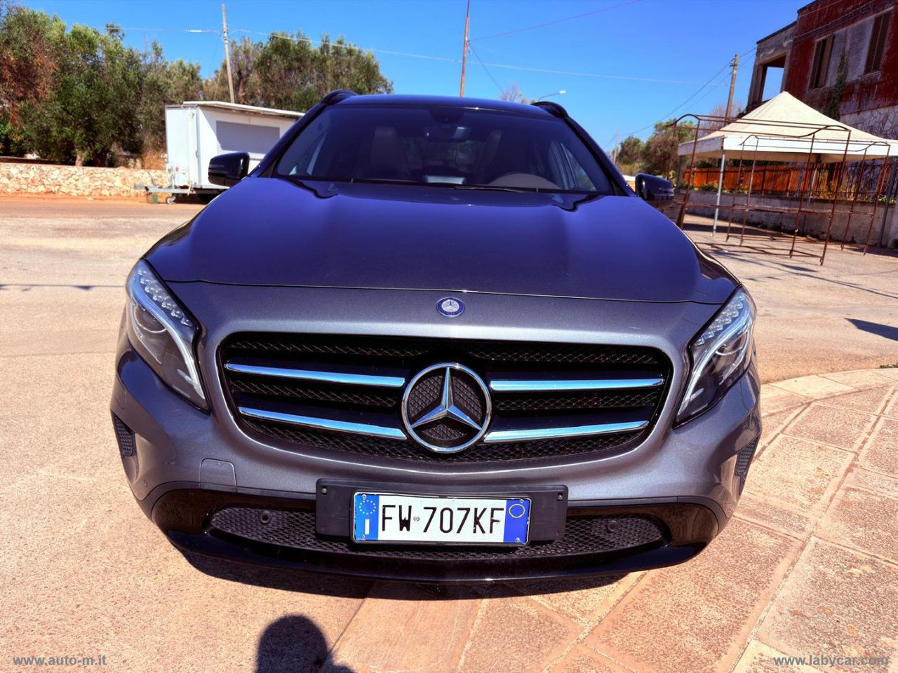 MERCEDES-BENZ GLA 200 d Automatic Premium