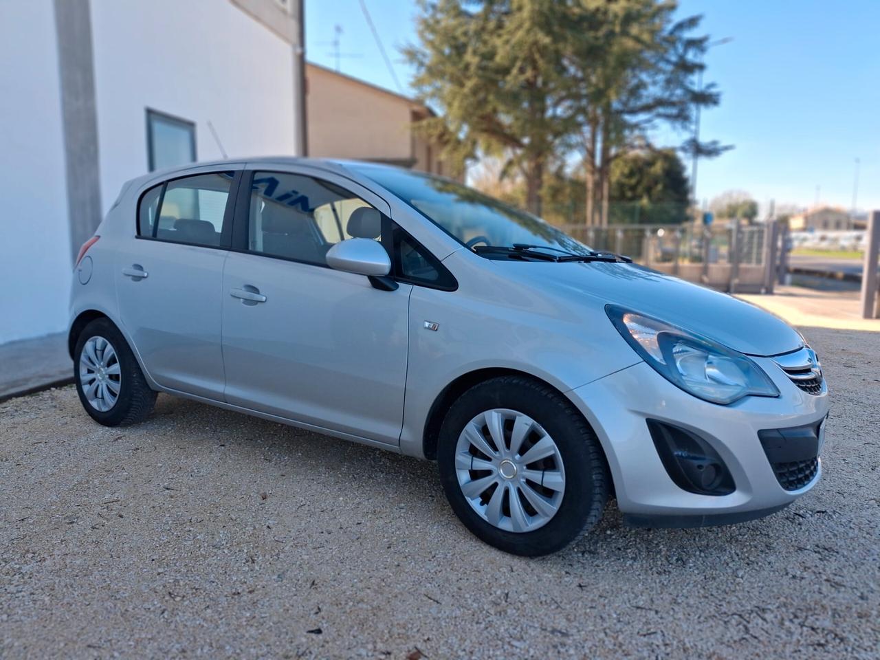 Opel Corsa 1.2 GPL, 5 porte