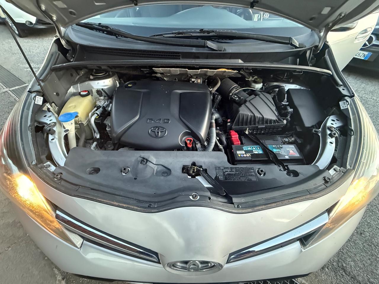 Verso 1.6 D-4D Style 7 posti-unipro-rate-garanzia