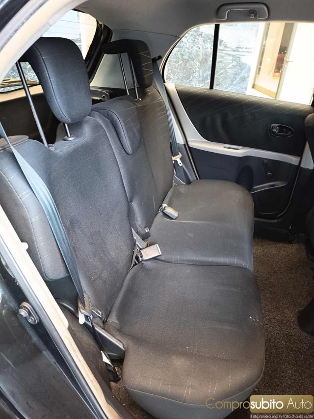 TOYOTA Yaris 1.0 5 porte