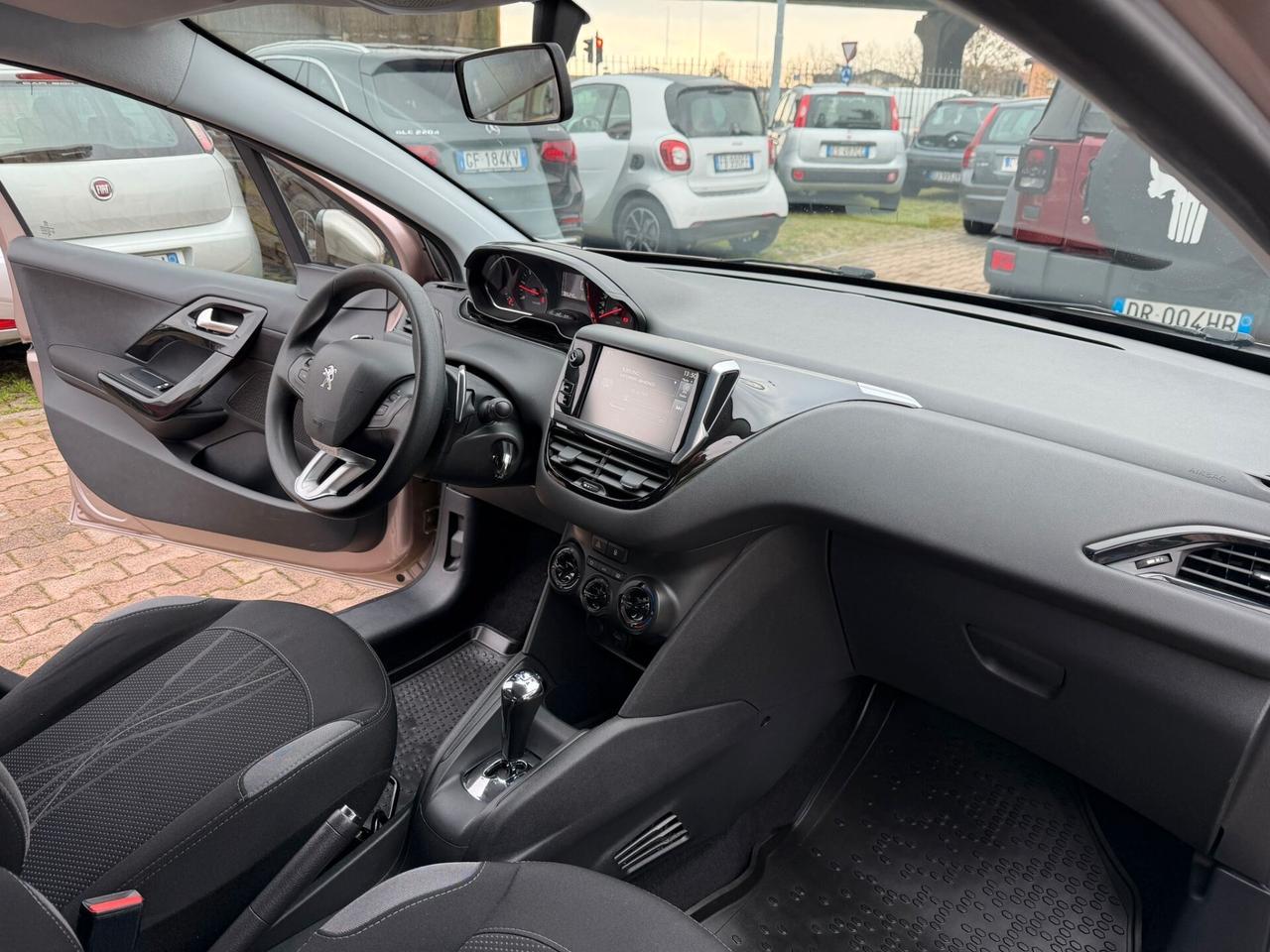 Peugeot 208 1.4 e-HDi 68 CV S&S robotizzato 5 porte Active AUTOMATICA OK NEOPATENTATI