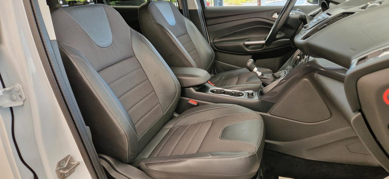 Ford Kuga 2.0 TDCi 140cv 4WD Titanium