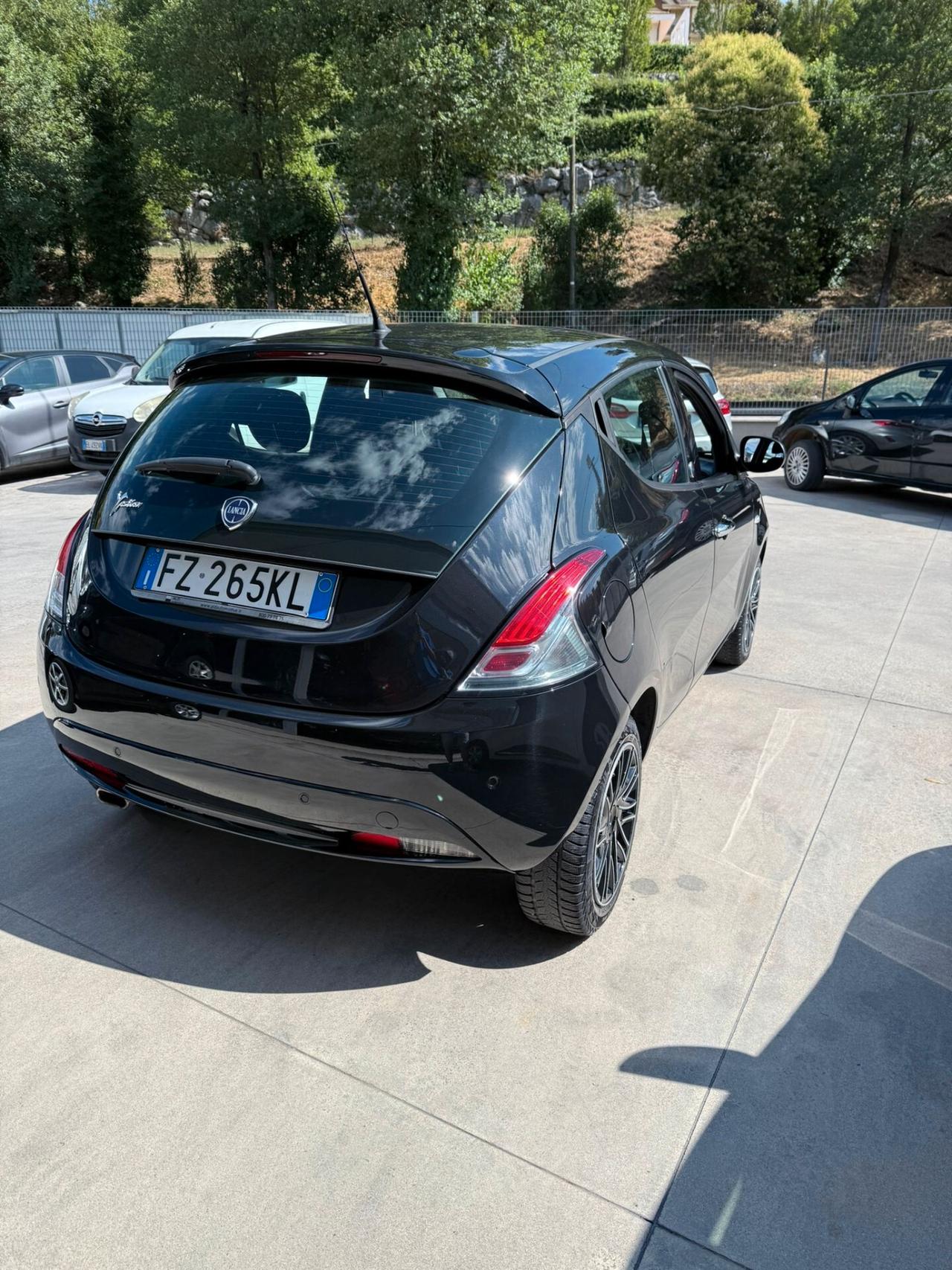 Lancia Ypsilon 1.2 69 CV 5 porte GPL Ecochic Gold