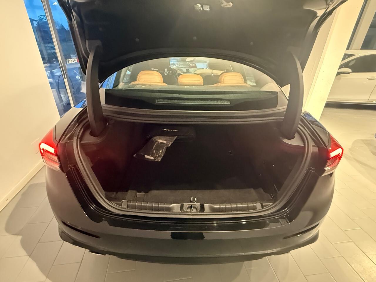 Maserati Ghibli GRANLUSSO