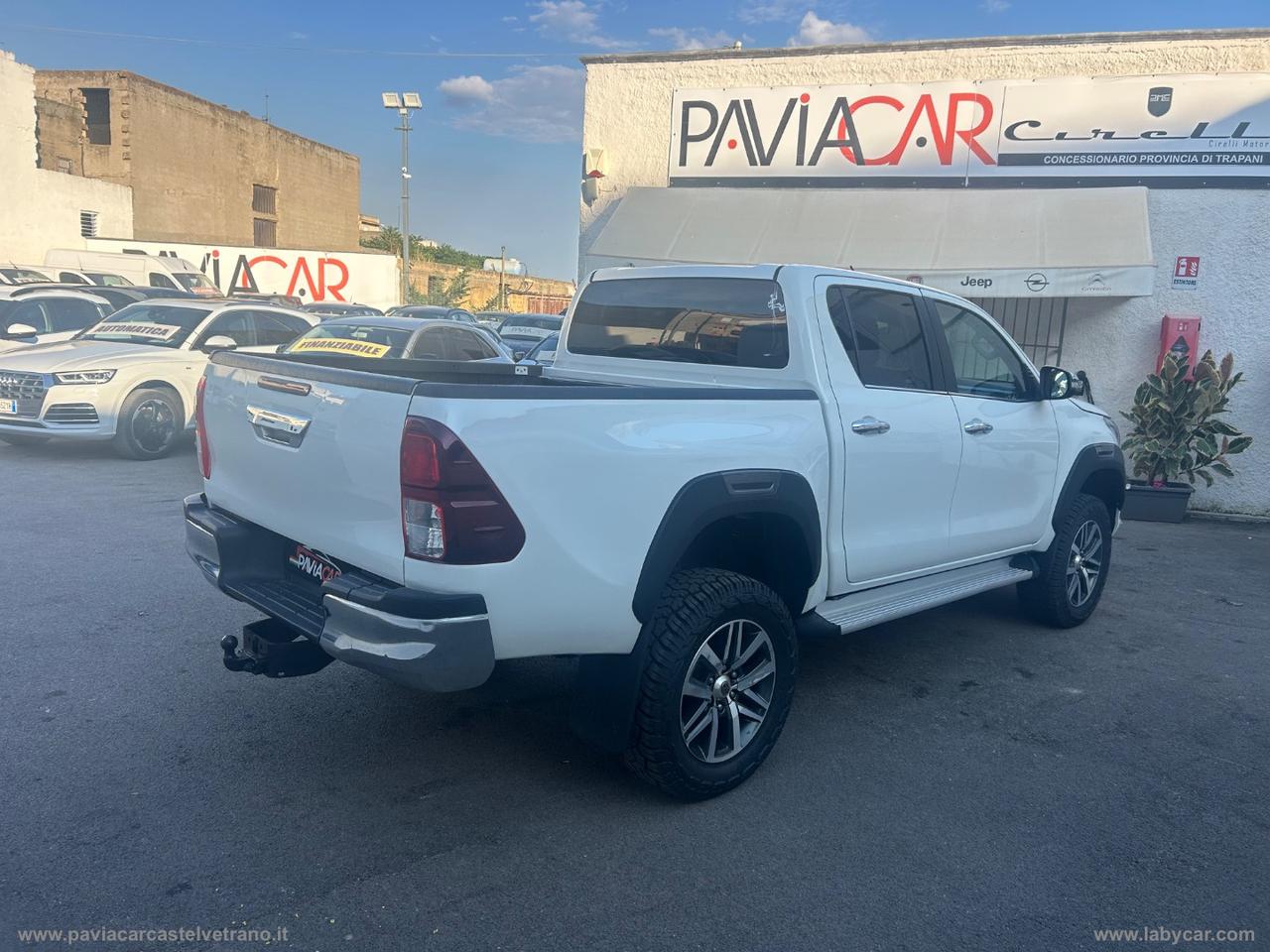 TOYOTA Hilux 2.4 D-4D 4WD 4p. DC Comfort