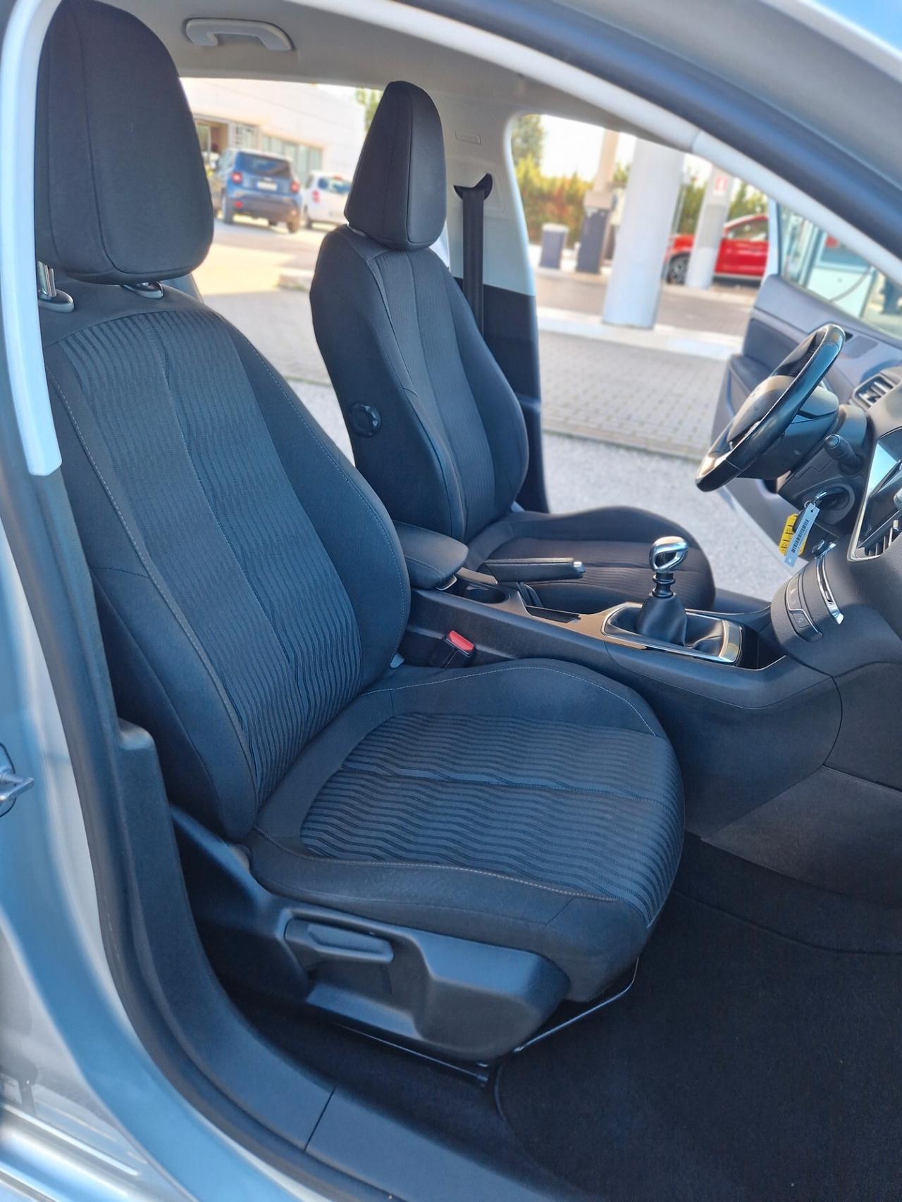 Peugeot 308 BlueHDi 120 S&S Allure