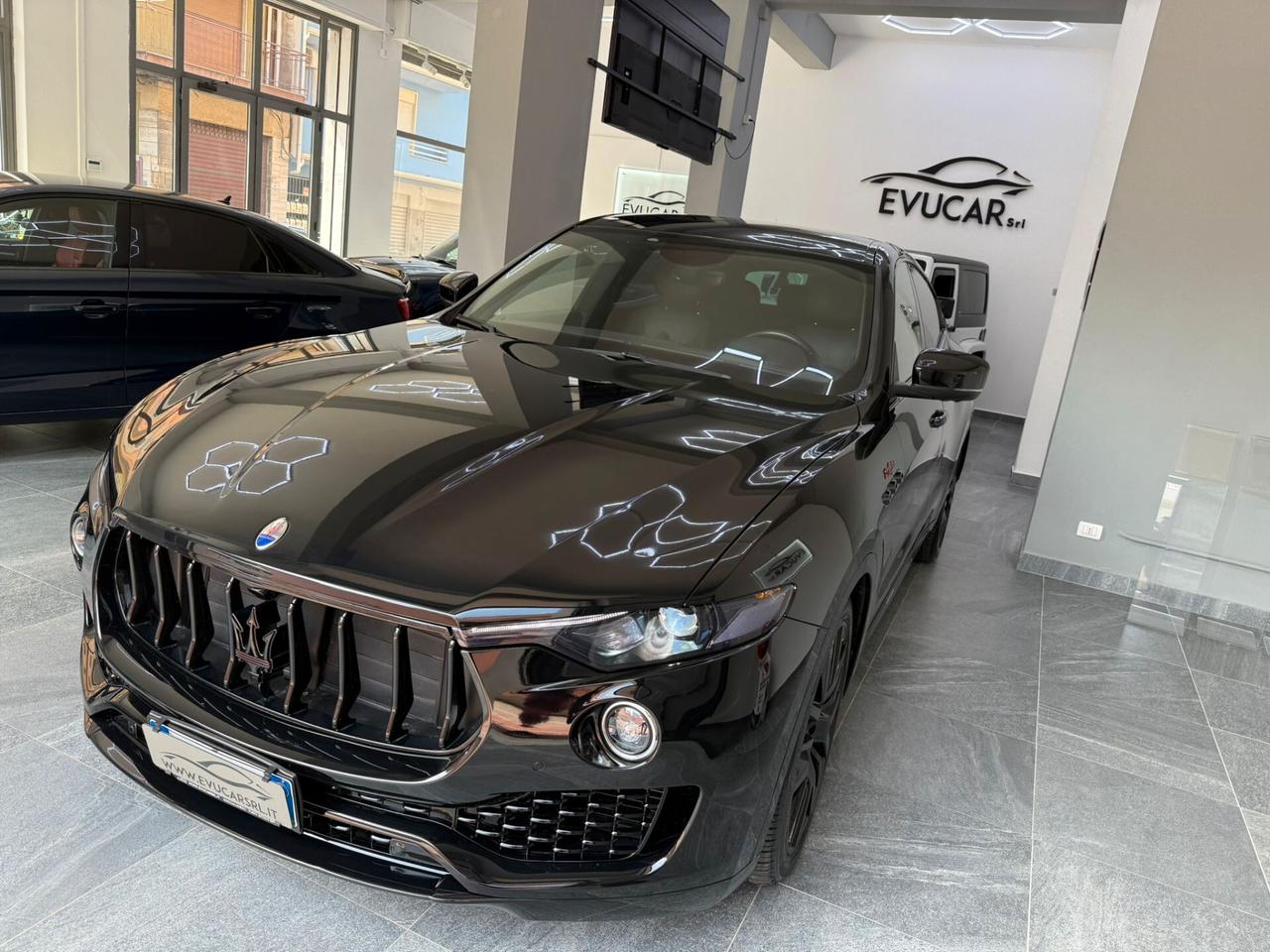 Maserati Levante V6 Diesel AWD 250cv Nerissimo Edition