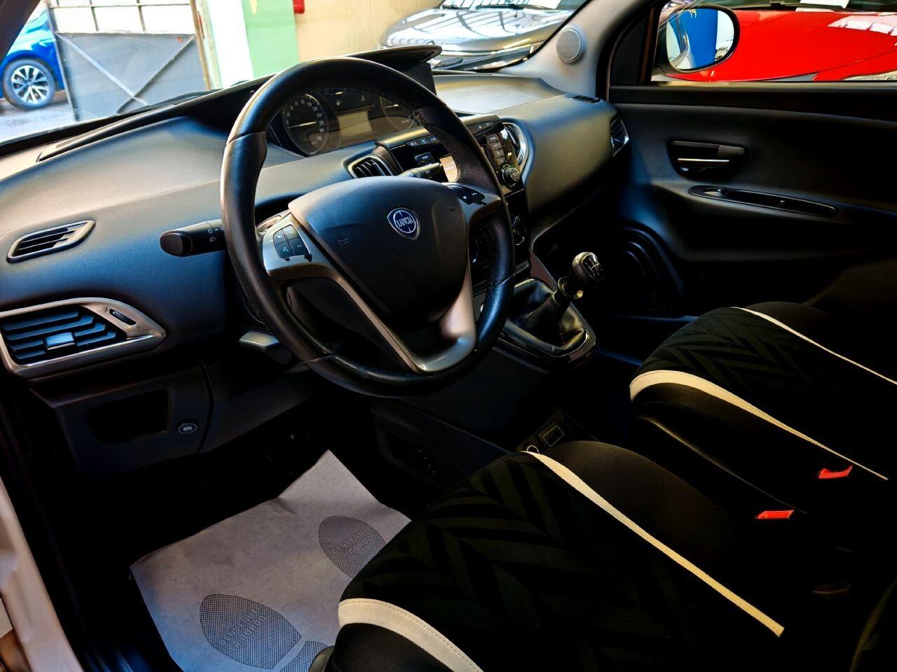 Lancia Ypsilon 1.2 GPL Gold