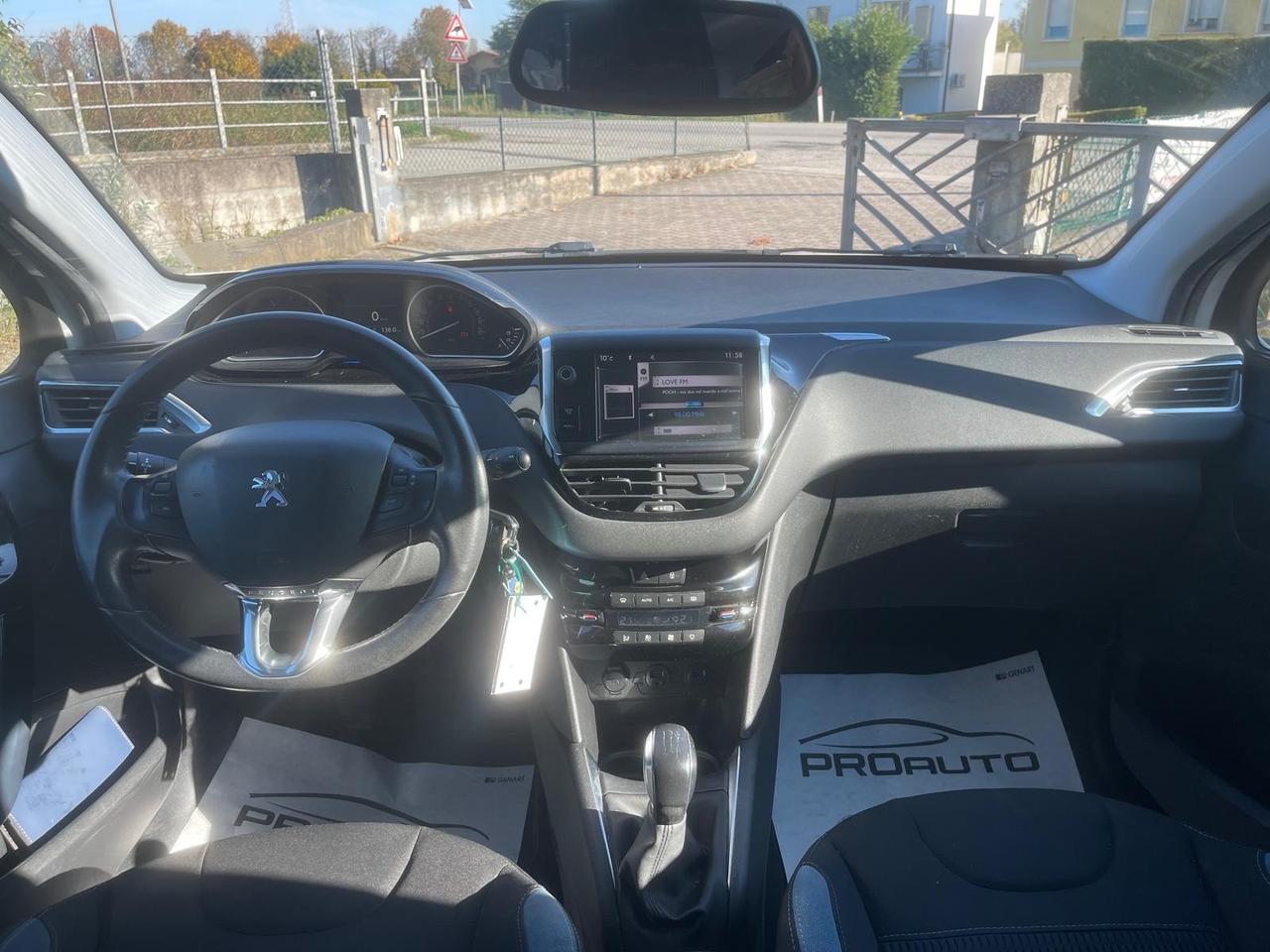 Peugeot 208 1.4 HDi 68 CV 5 porte Allure