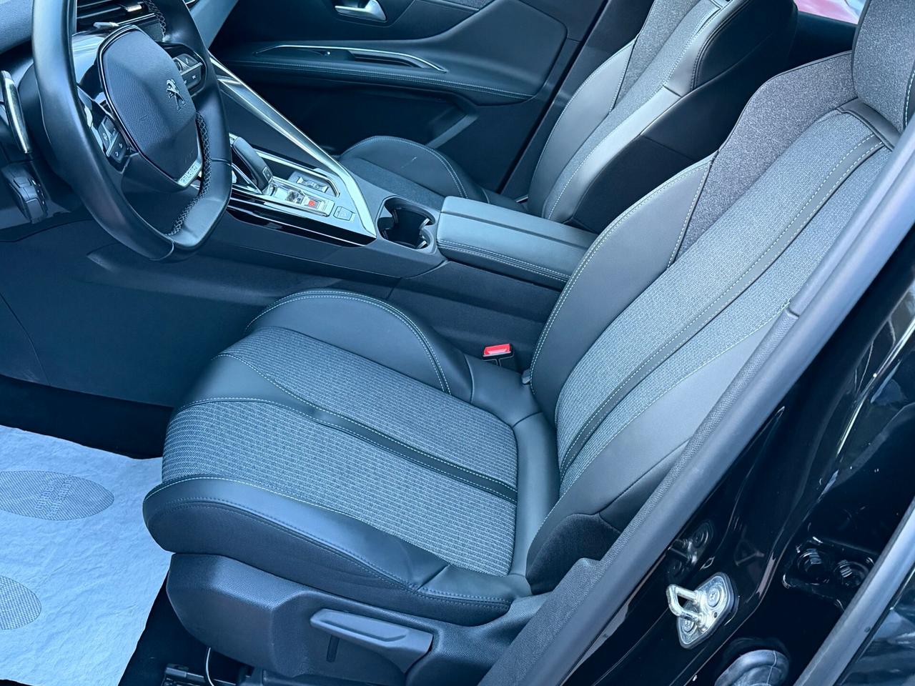 Peugeot 3008 1.5 BLUEHDI 130 cv. AT8 ALLURE PACK (Nav)