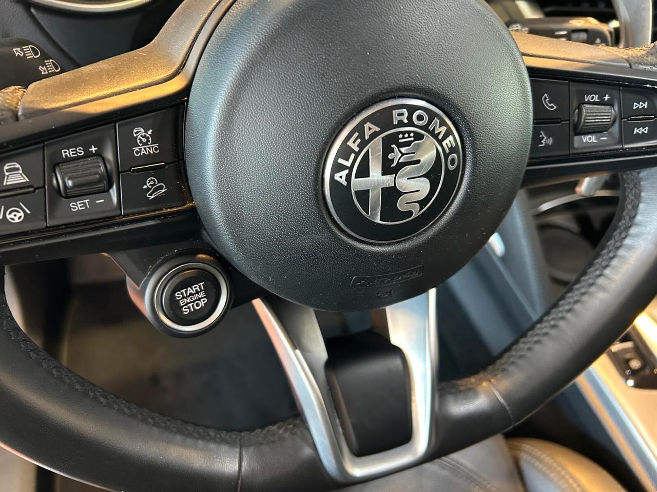Alfa Romeo Stelvio VELOCE 2.2 Turbodiesel AT8 Q4 SPOTICAR