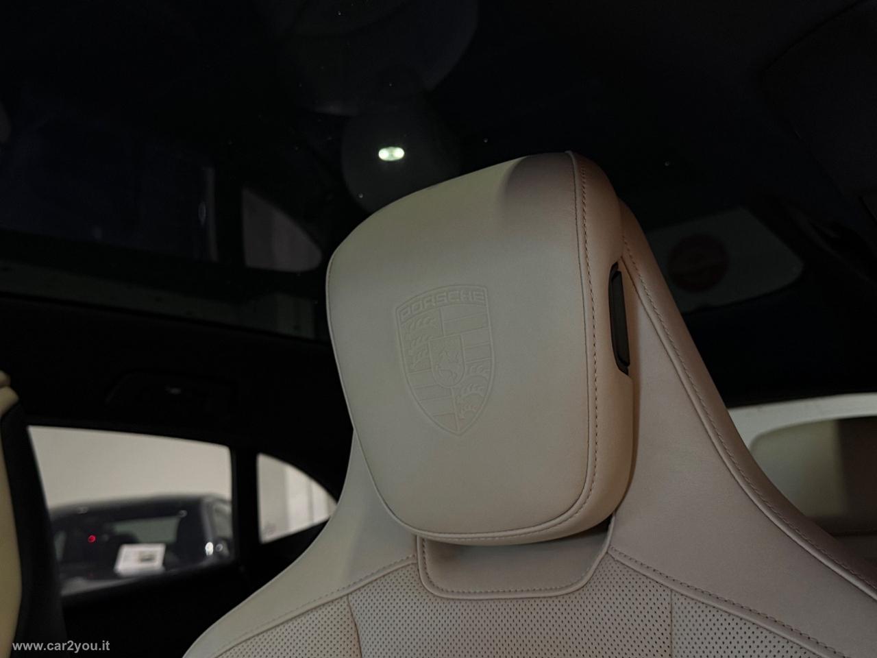 PORSCHE Taycan 4 Cross Turismo
