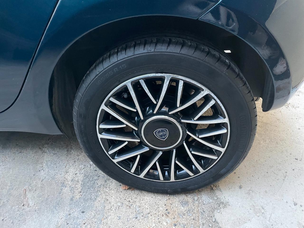 Lancia Ypsilon 1.3 MJT 95 CV 5 porte S&S 30th Anniversary