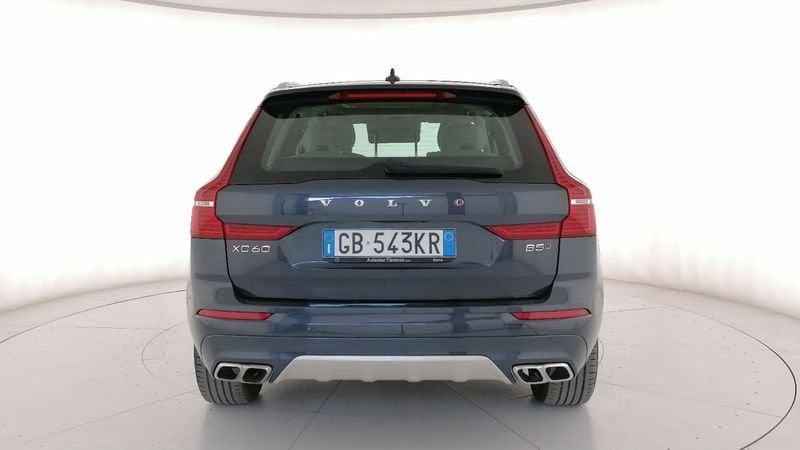 Volvo XC60 2.0 b5 Momentum Pro awd auto