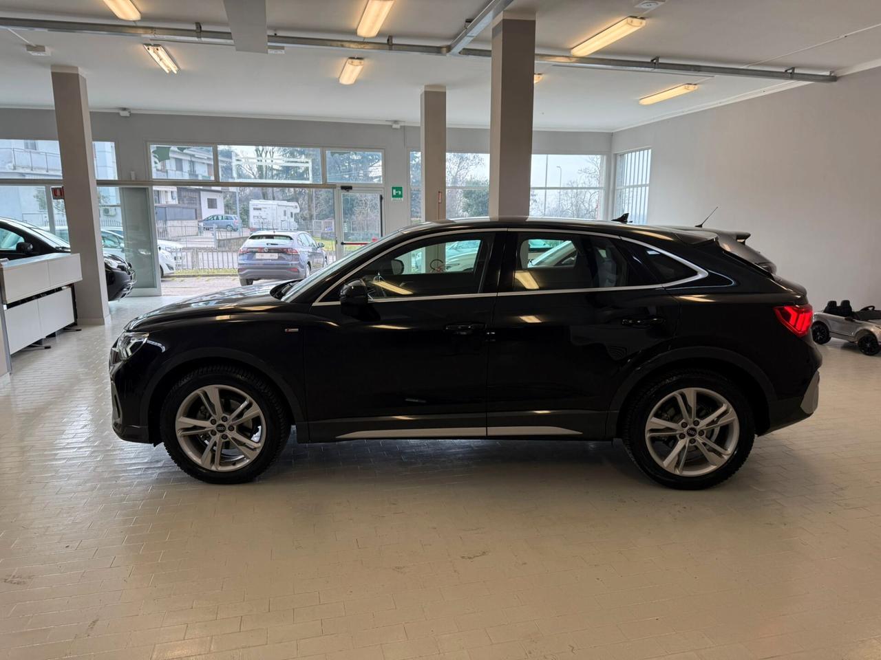 Audi Q3 35 TDI S tronic line edition