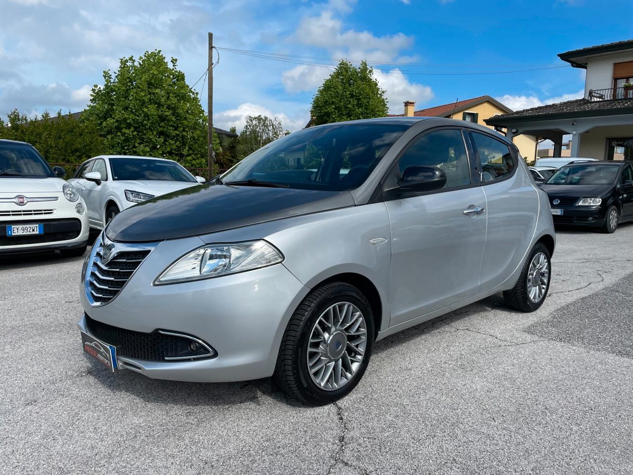 Lancia Ypsilon 1.2 69 CV 5 porte Platinum