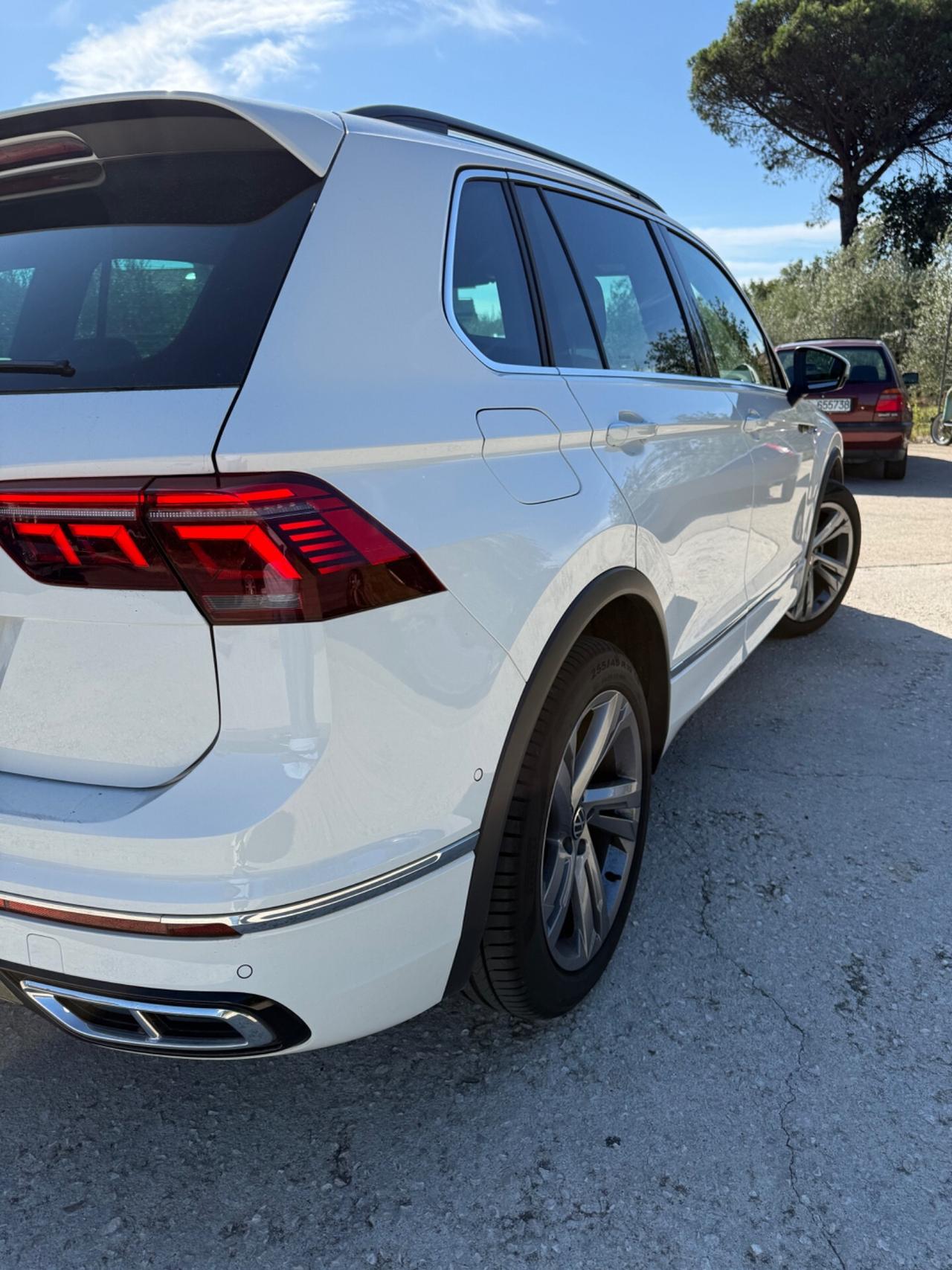 Volkswagen Tiguan 2.0 TDI 150 CV SCR DSG 4MOTION R-Line