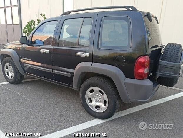 Jeep Cherokee 2.8 automatica