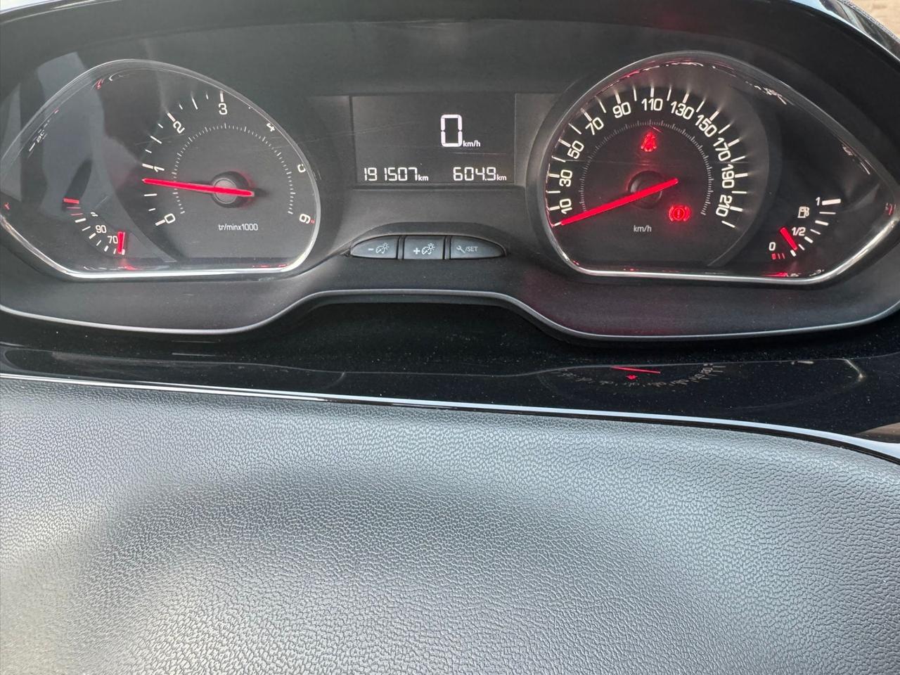 Peugeot 208 1.4 HDi 68 CV 5 porte Allure neopatentati